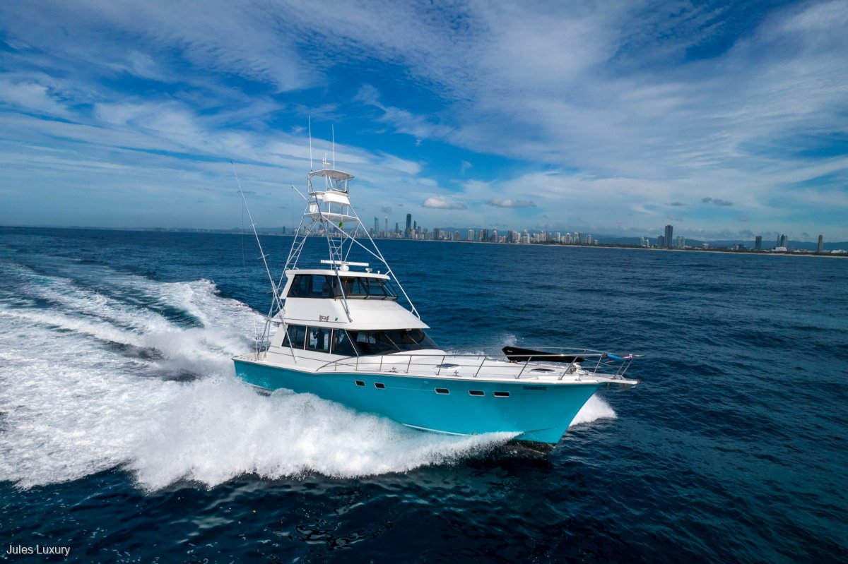Cresta 56 Flybridge Enclosed Flybridge