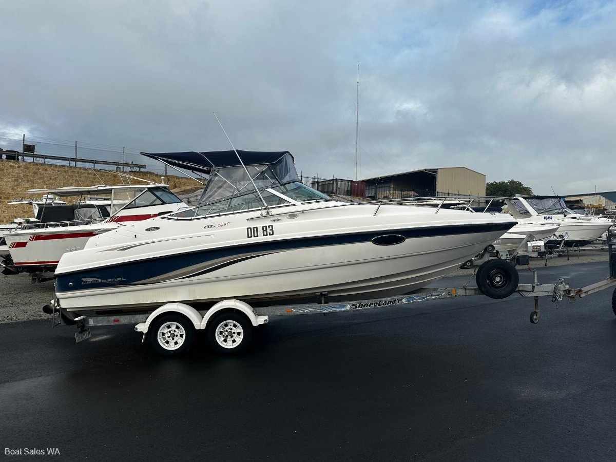 Chaparral 2335 Sport 1998 model with a 7.4L Mercruiser MPI 756Hrs
