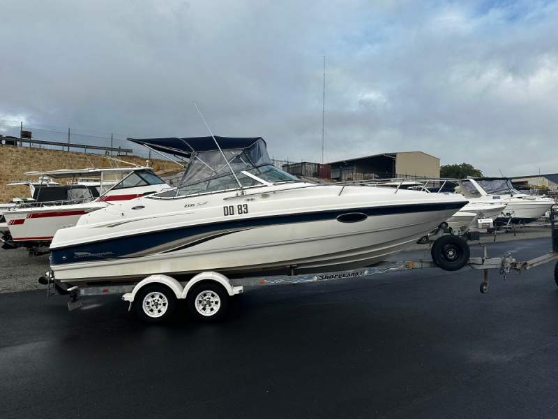 Chaparral 2335 Sport 1998 model with a 7.4L Mercruiser MPI 756Hrs