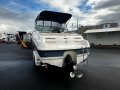 Chaparral 2335 Sport 1998 model with a 7.4L Mercruiser MPI 756Hrs