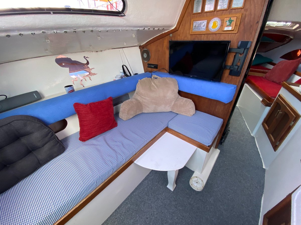 Holland 25 Yacht