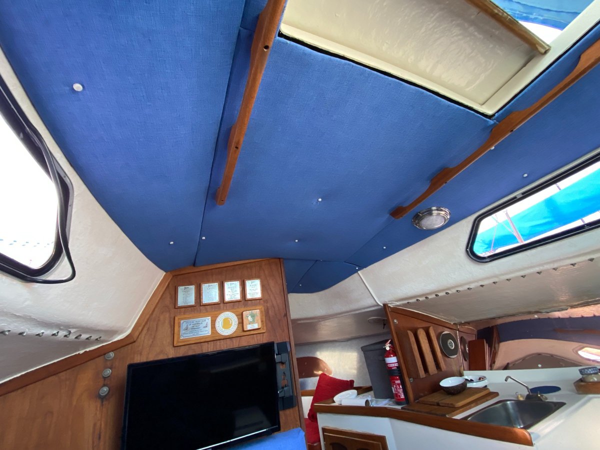Holland 25 Yacht