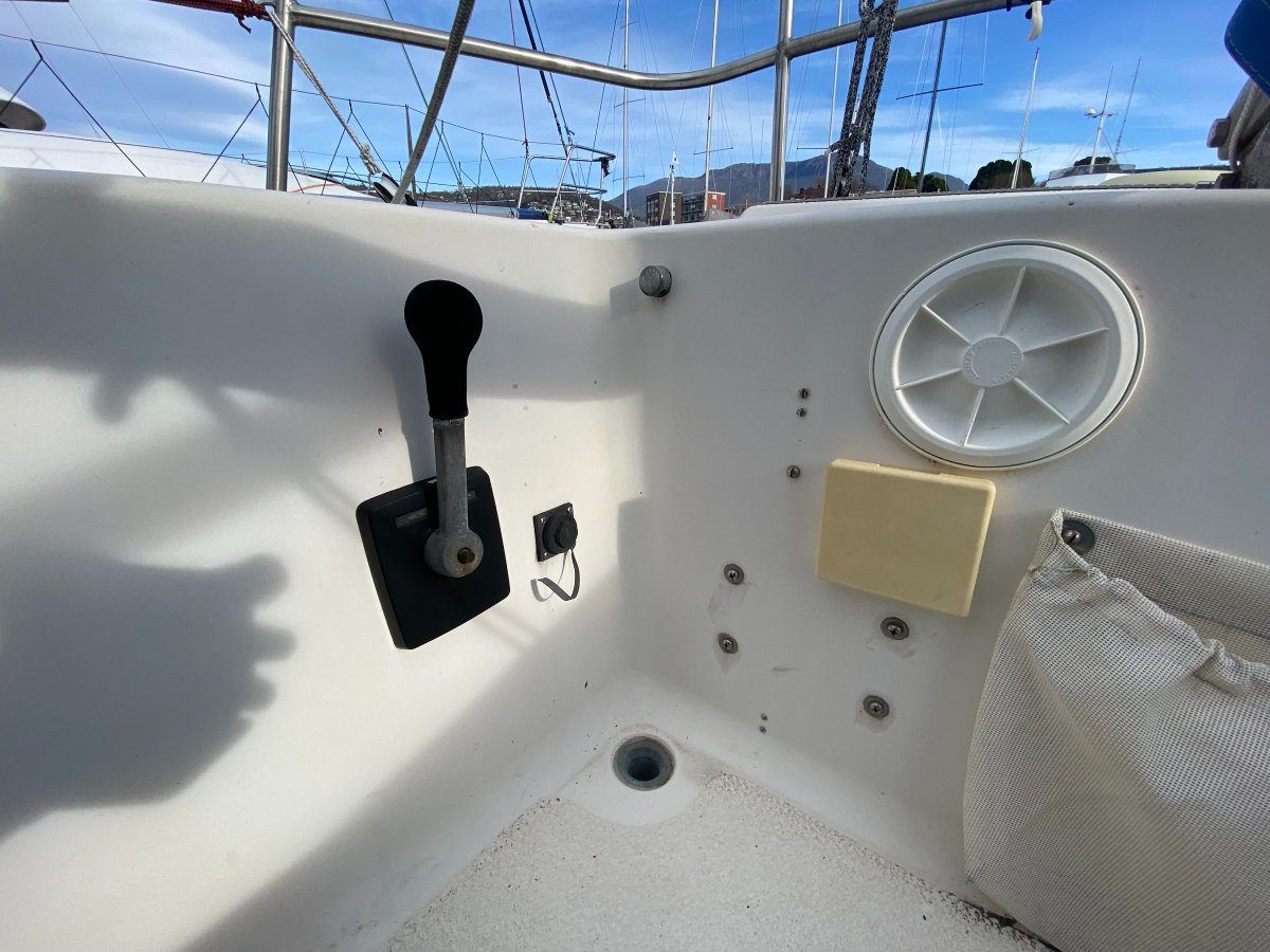 Holland 25 Yacht