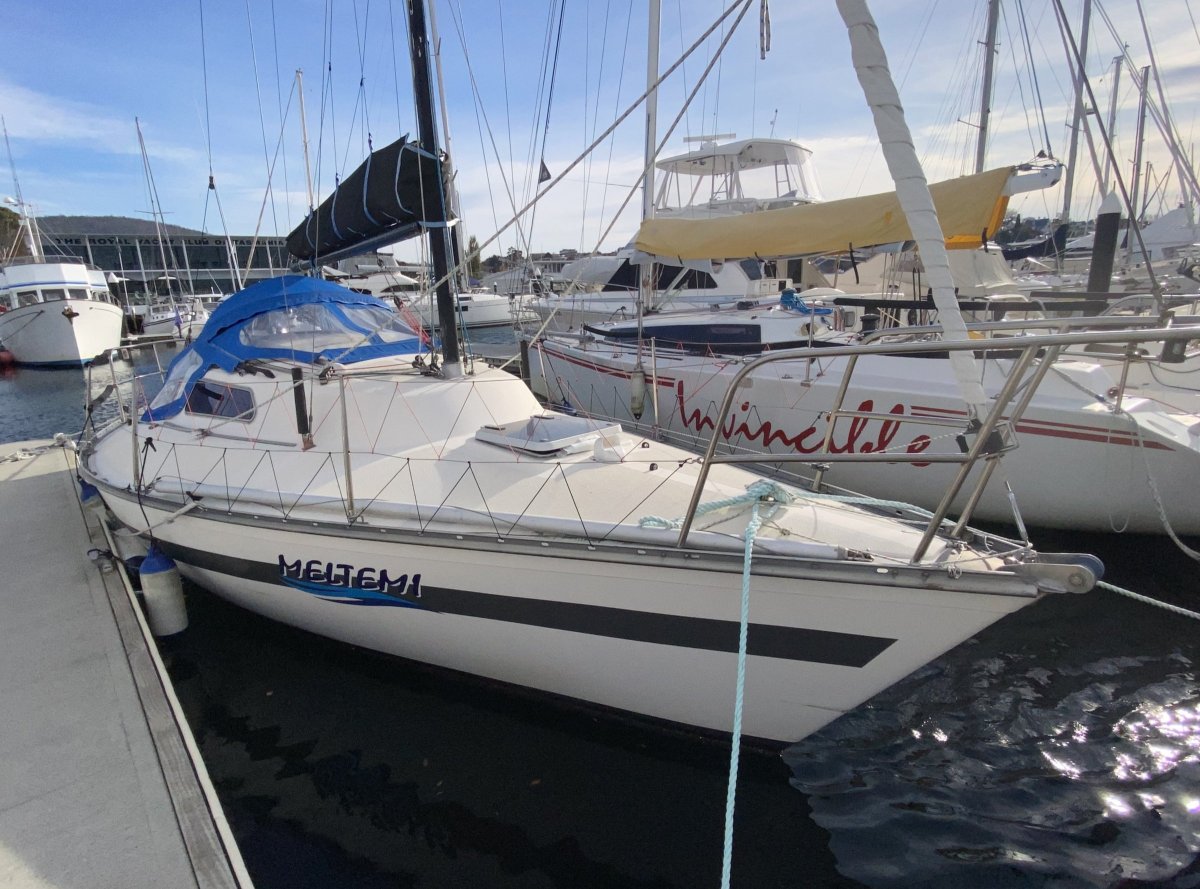 Holland 25 Yacht
