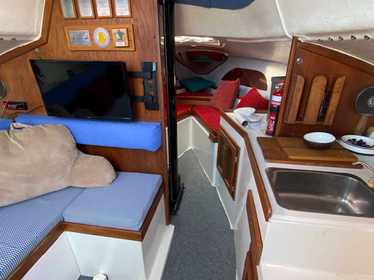 Holland 25 Yacht