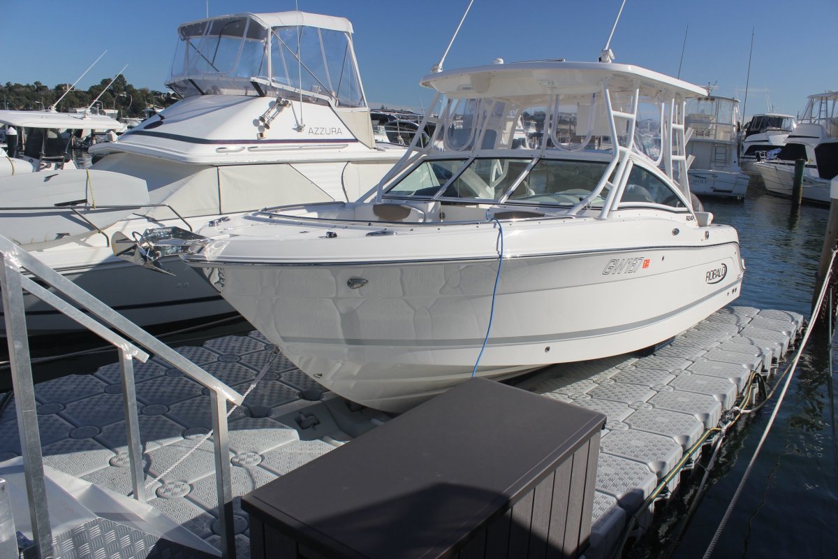 Robalo R247 Joy Stick Docking & Floating Dock System!