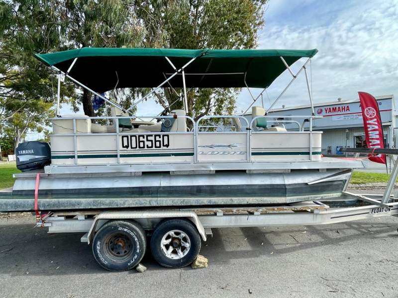 Nivi 1900 Pontoon Boat