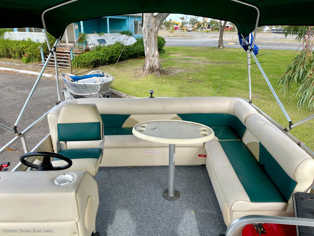Nivi 1900 Pontoon Boat