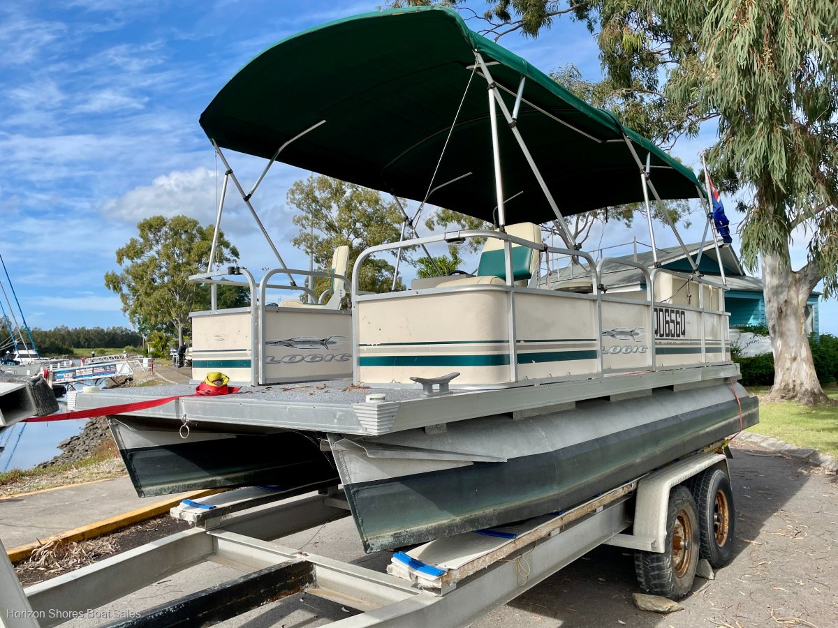 Nivi 1900 Pontoon Boat