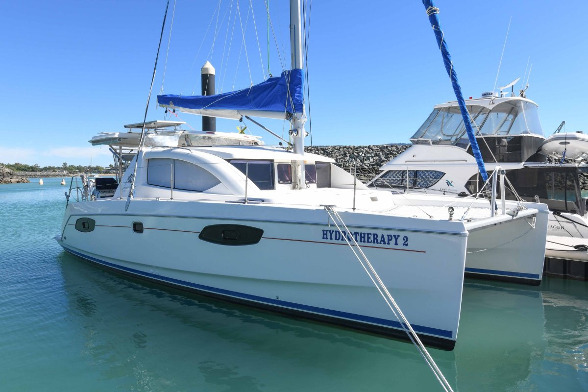 Leopard Catamarans 384
