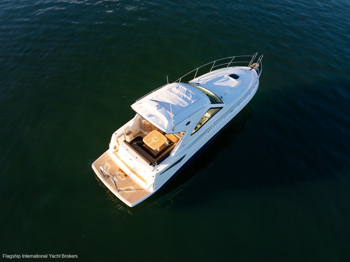 Sea Ray 355 Sundancer