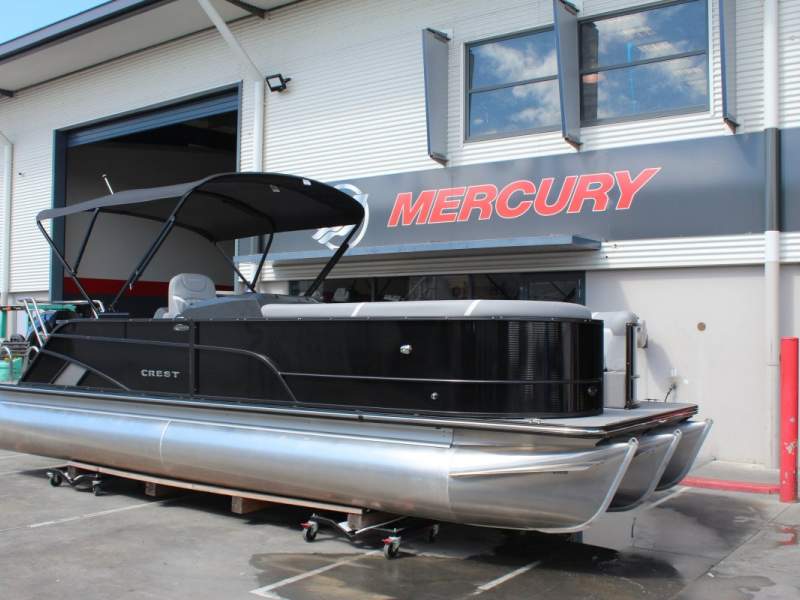 Crest Pontoons Classic Platinum 240 SLS Pontoon