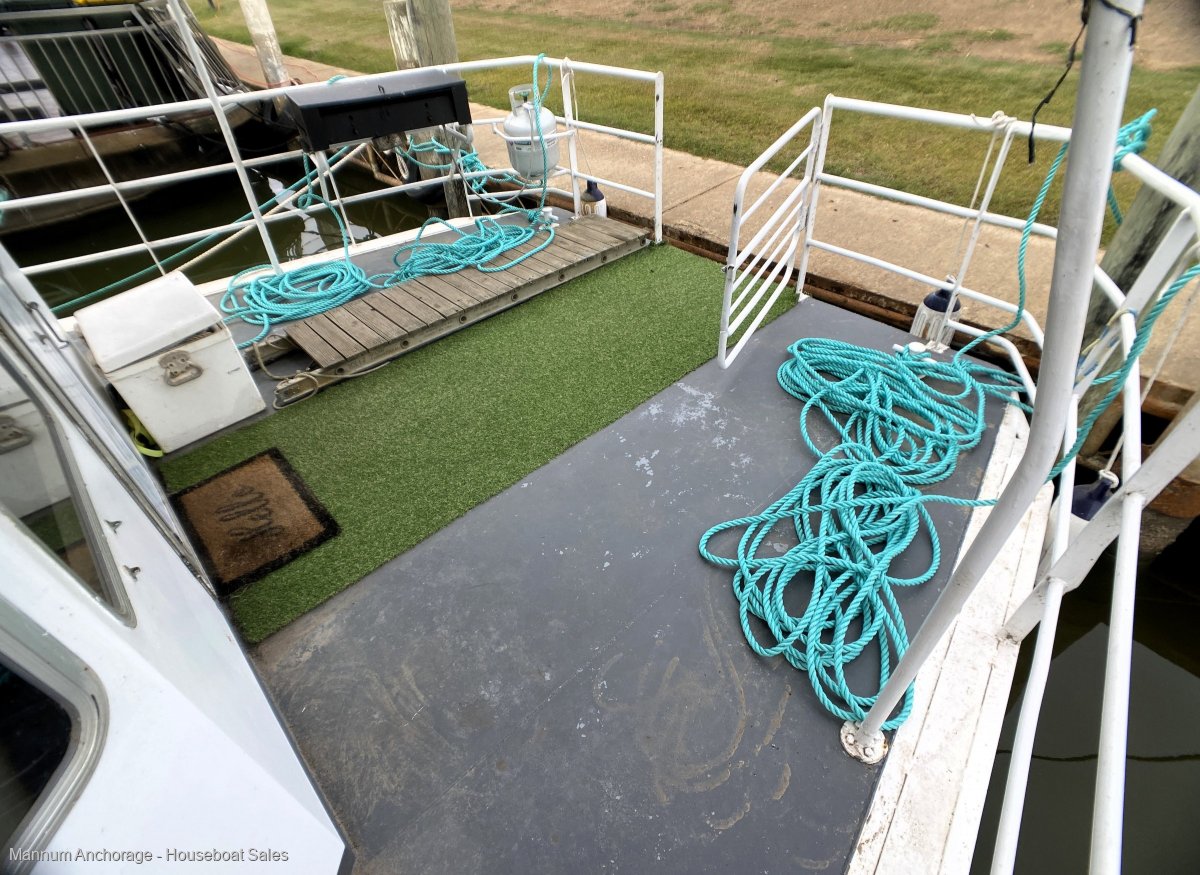 Almeria, One Bed, Off-Grid, Live-aboard Houseboat.