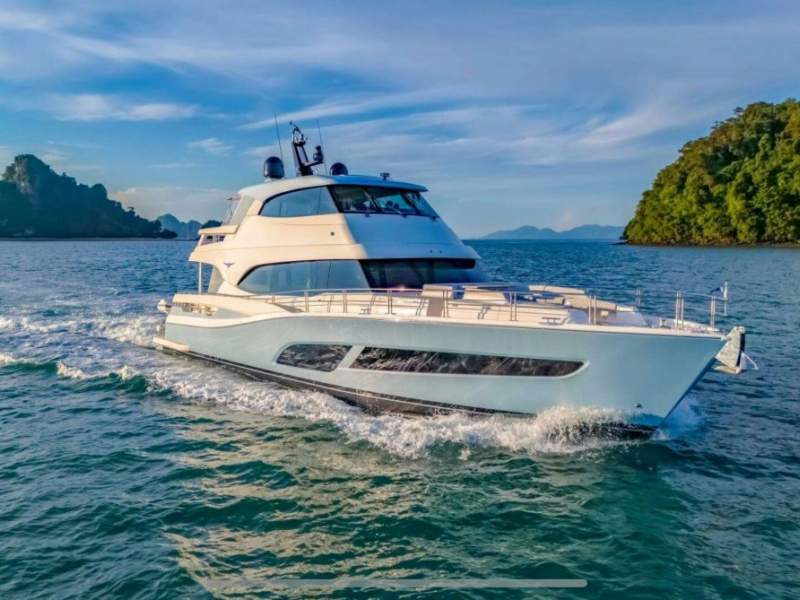Riviera 78 Motor Yacht Enclosed Bridge Deck Truly stunning captain and crew kept vessel