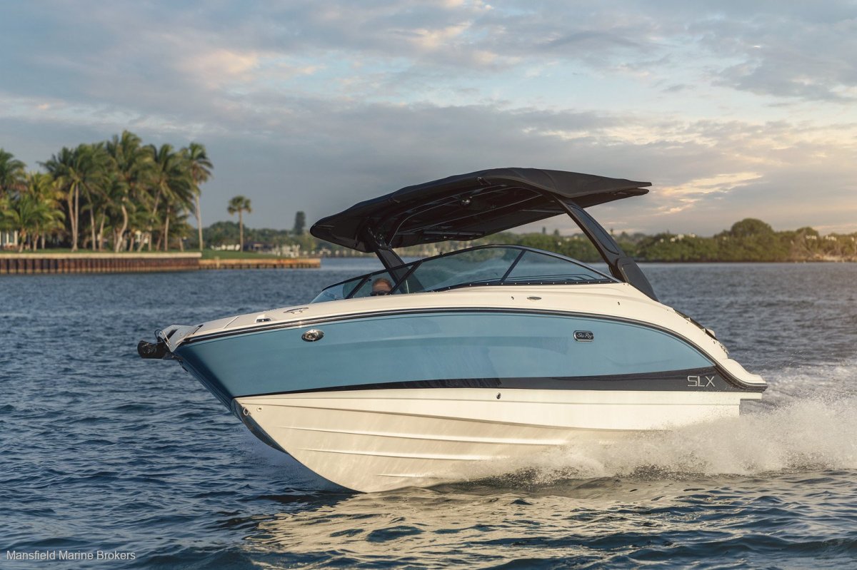 New Sea Ray 260 SLX:Choose your colours