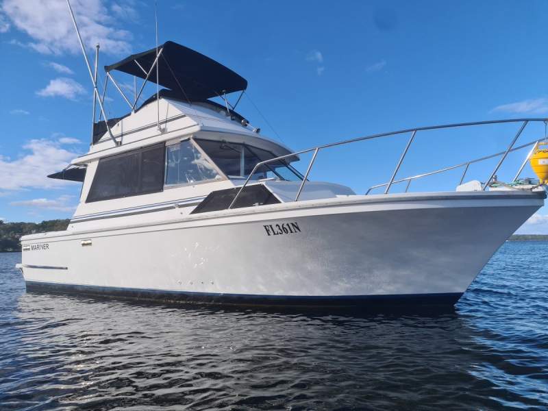 Mariner 31 Flybridge Diesel twin shaft drive