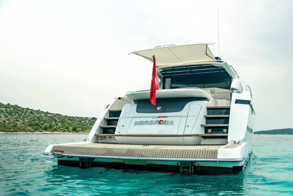 Fairline Targa 63 GTO With MAN V8 1200hp engines