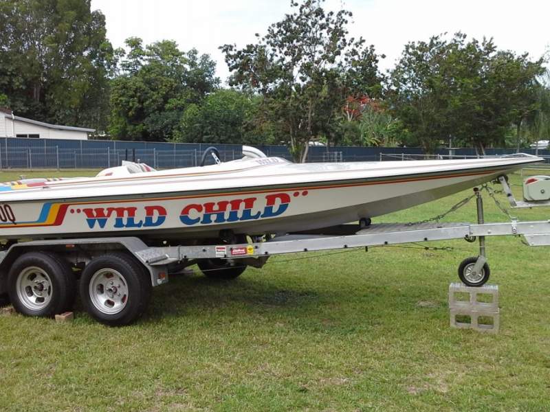 CHILDSPLAY MARINE / ChildsPlay Ski Boat