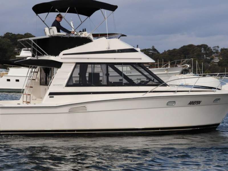 Riviera 33 Open Flybridge