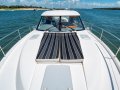 Riviera 4400 Sport Yacht