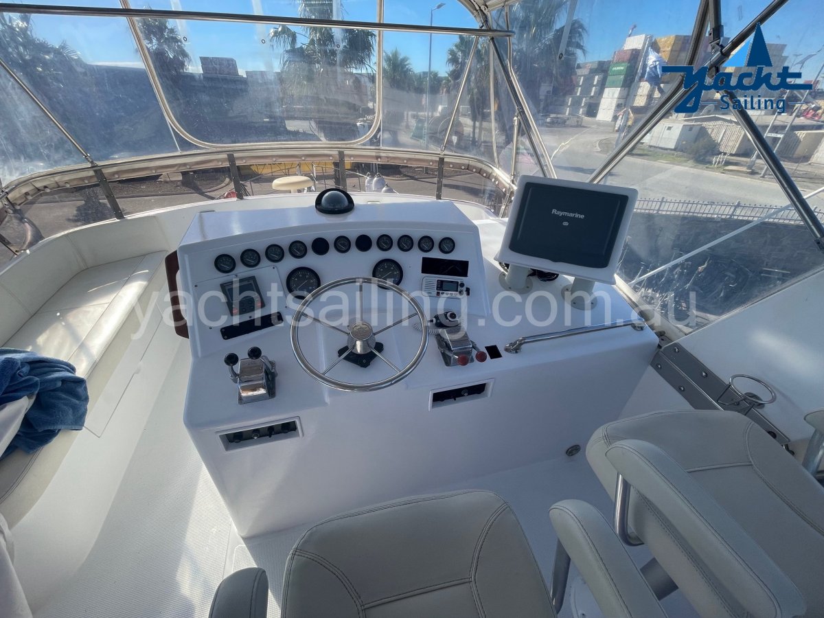 Hi Star 42 Flybridge Bargain for Winter