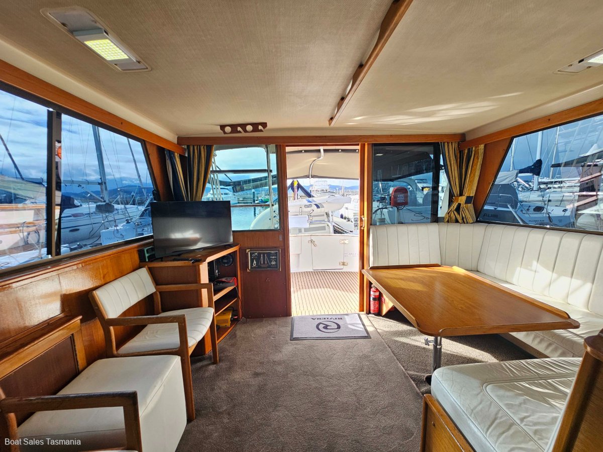 Riviera 38 Flybridge (Hardtop) MKII Mahogany.