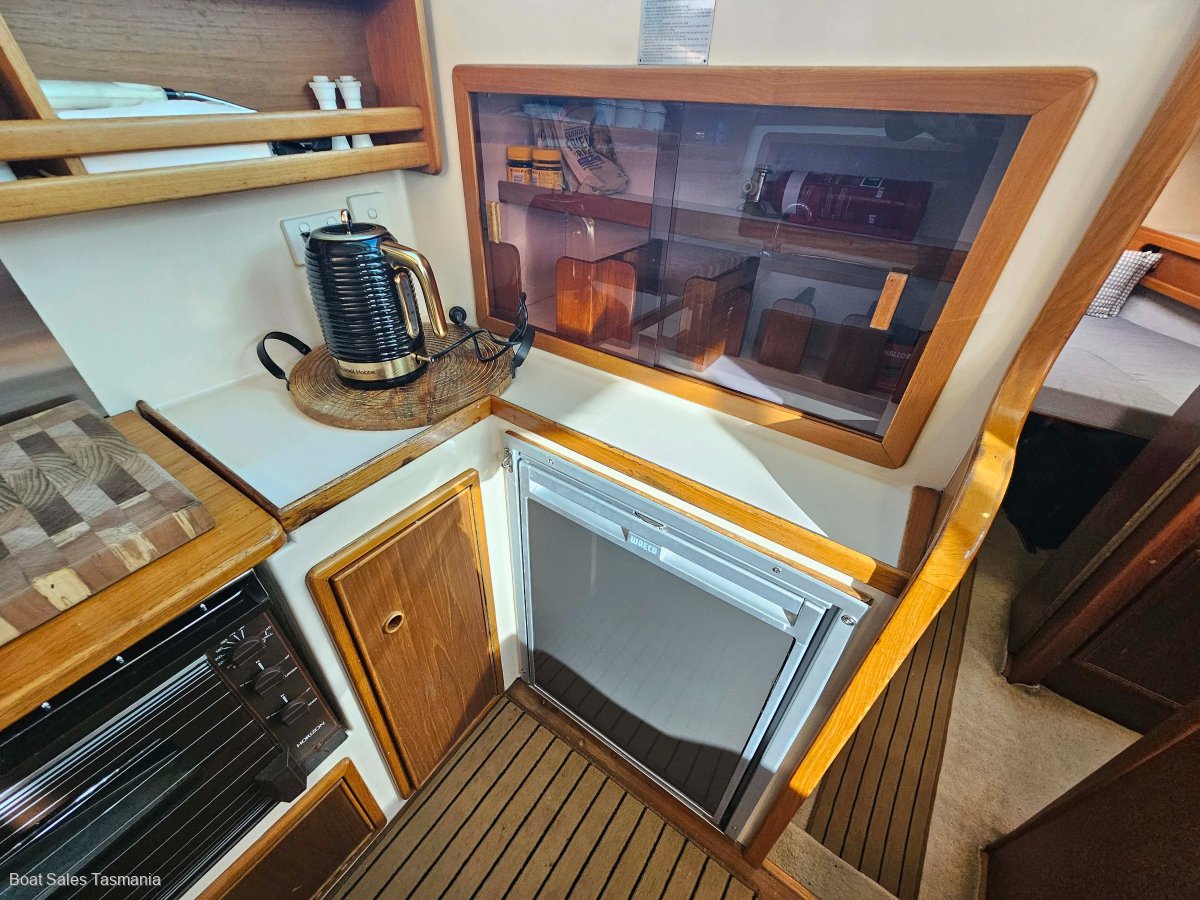 Riviera 38 Flybridge (Hardtop) MKII Mahogany.