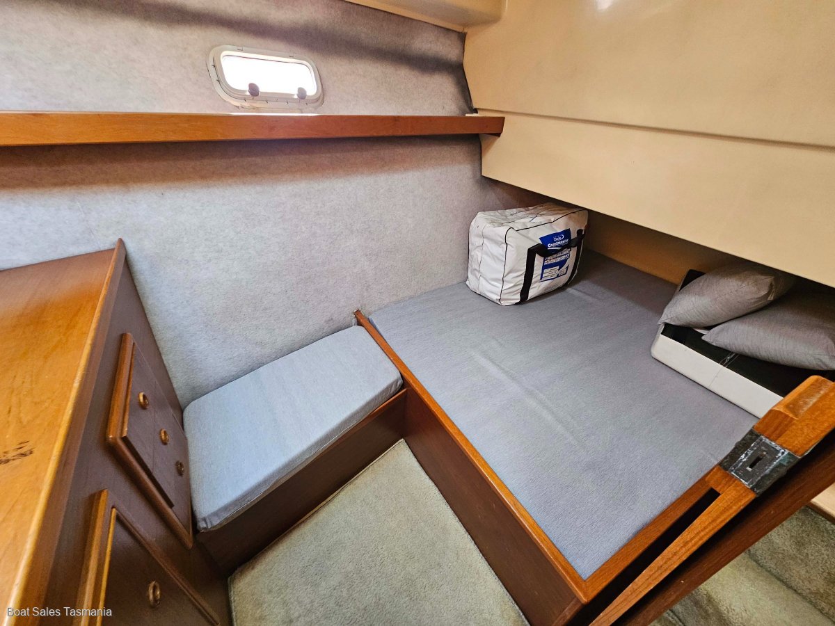 Riviera 38 Flybridge (Hardtop) MKII Mahogany.