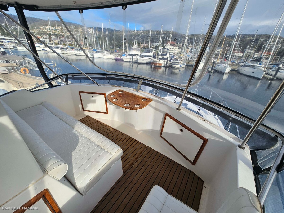 Riviera 38 Flybridge (Hardtop) MKII Mahogany.