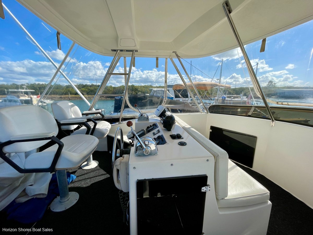 Riviera 38 Flybridge
