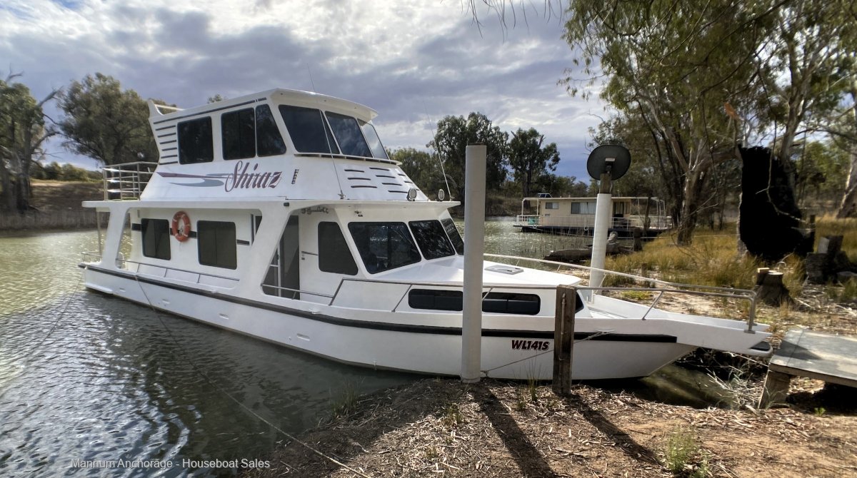 Shiraz, 2 x Decked, Dual Helm, 3 x Bed, 2 x Bath.