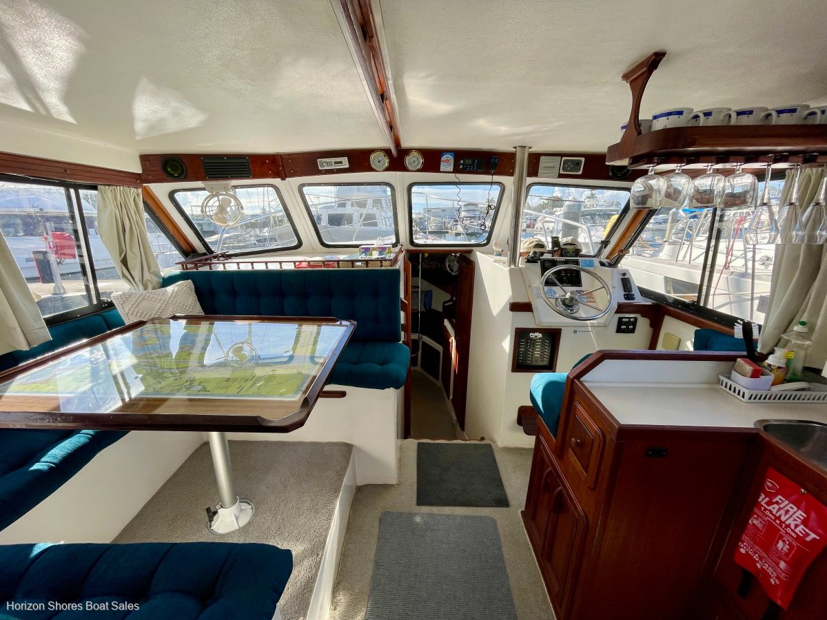 Cuddles 35 Resort Flybridge