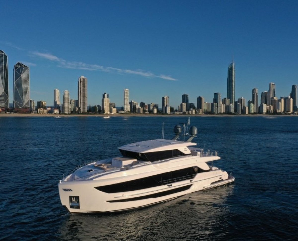 Horizon Yacht FD87 Skyline