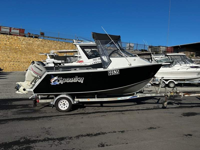 Custom Aluminium 5.8m Half Cabin 115Hp Etec