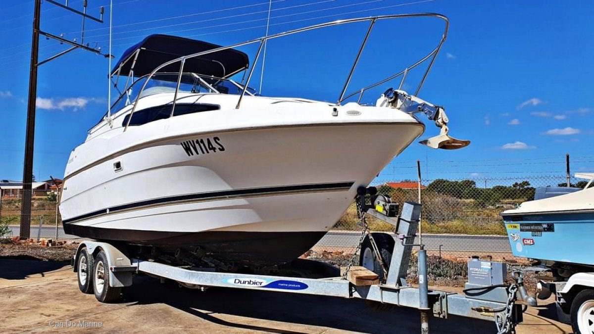 Bayliner 2355 Ciera Cabin Cruiser