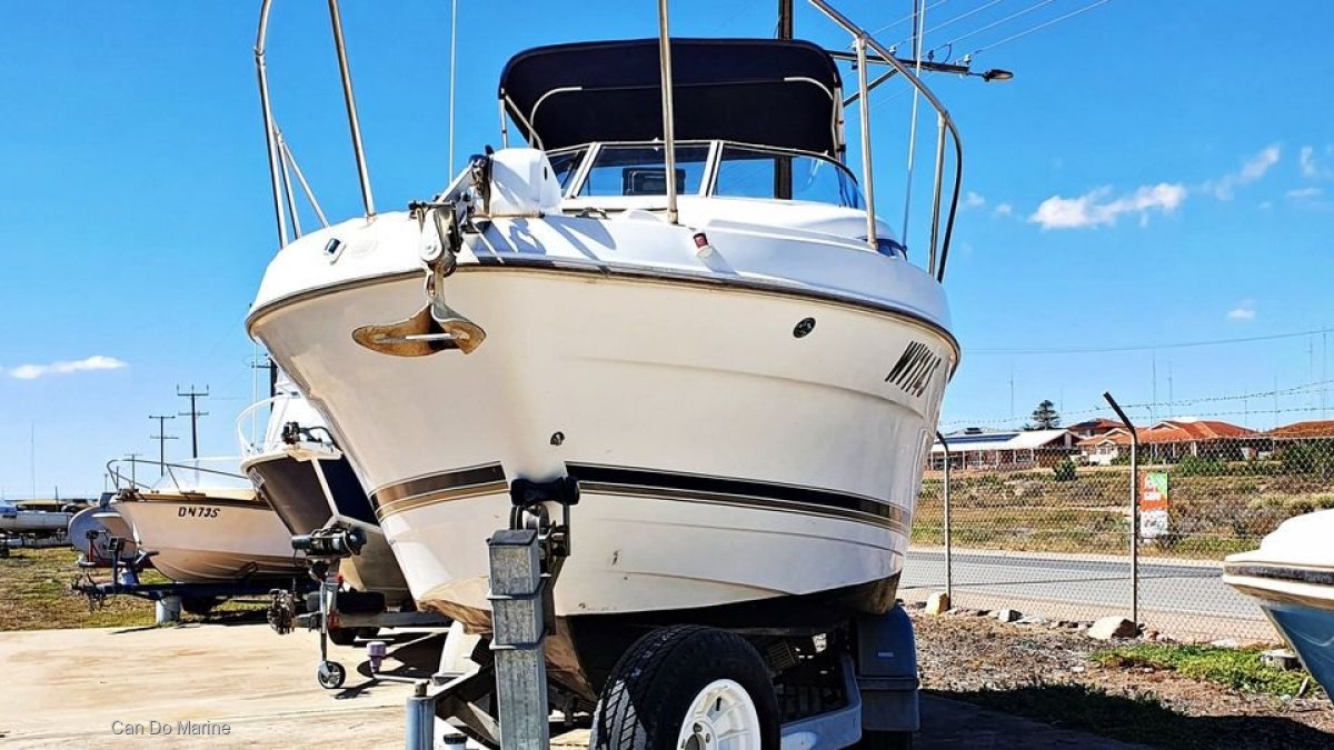 Bayliner 2355 Ciera Cabin Cruiser