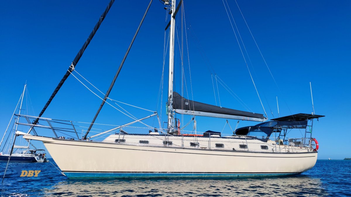 Island Packet 45