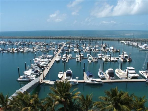 J21 - 11m Monohull Berth