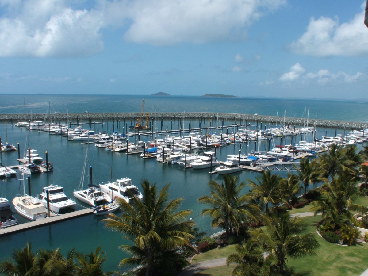 J21 - 11m Monohull Berth