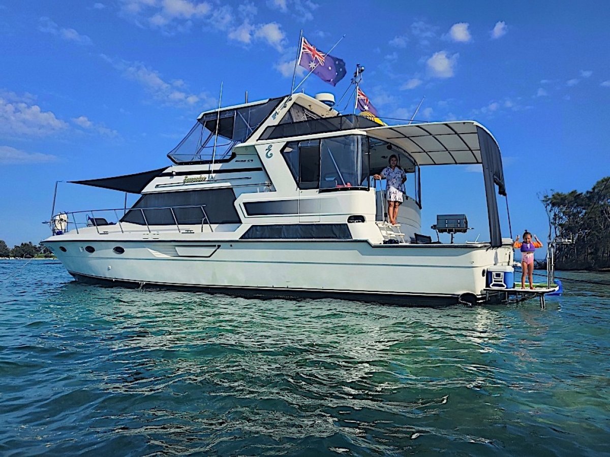 Dyna 53 Motor Yacht Aft Cabin