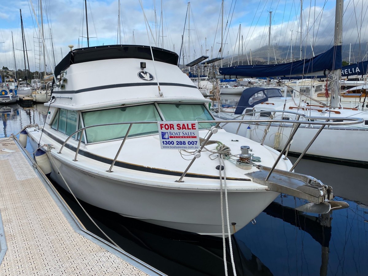 Bertram Caribbean 28 Flybridge "Malabar"