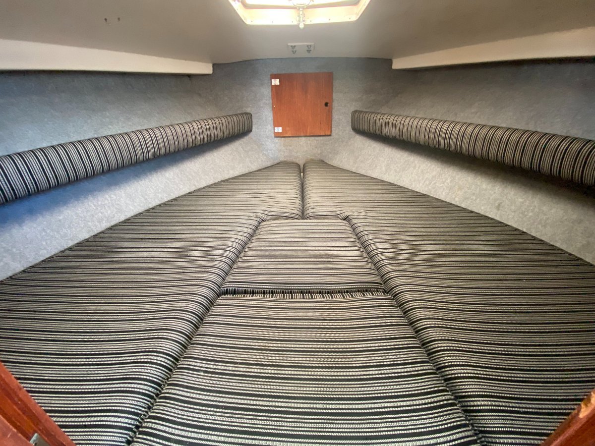 Bertram Caribbean 28 Flybridge Malabar