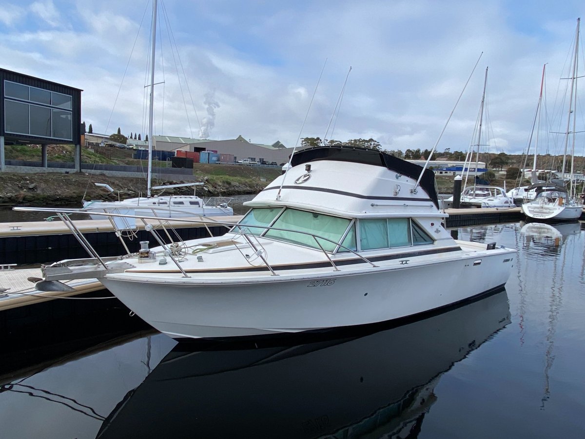 Bertram Caribbean 28 Flybridge "Malabar"
