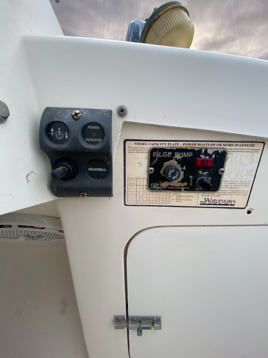 Bertram Caribbean 28 Flybridge Malabar