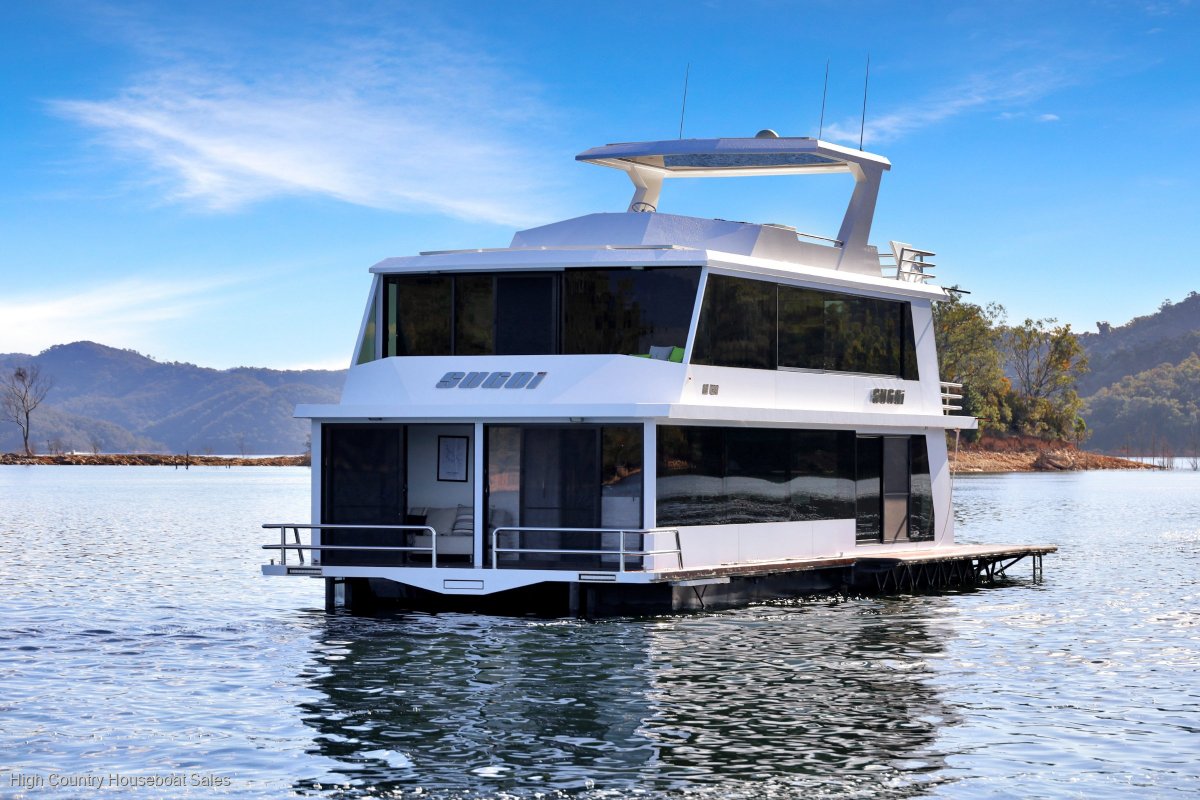 Sugoi Houseboat Holiday Home on Lake Eildon:Sugoi on Lake Eildon