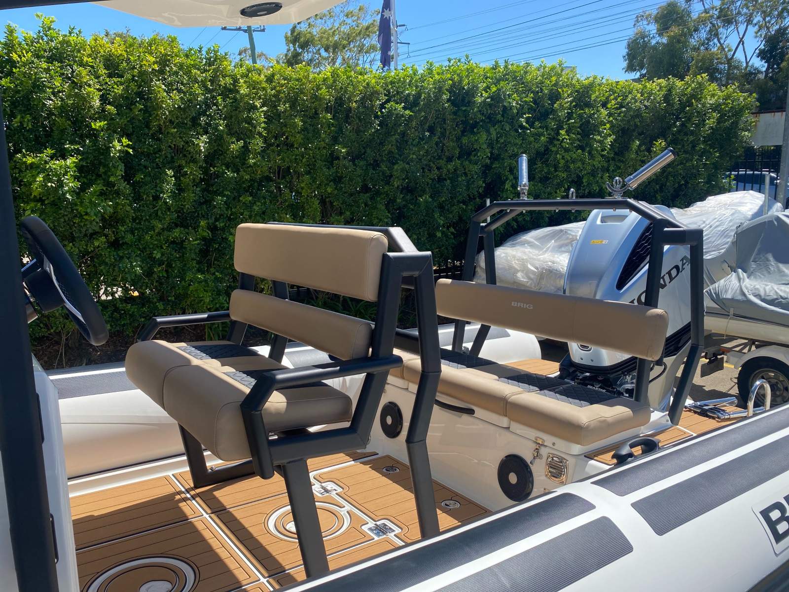 Single Rib Console New Brig Navigator 22 Fibreglass centre console rib with hypalon tubes ...