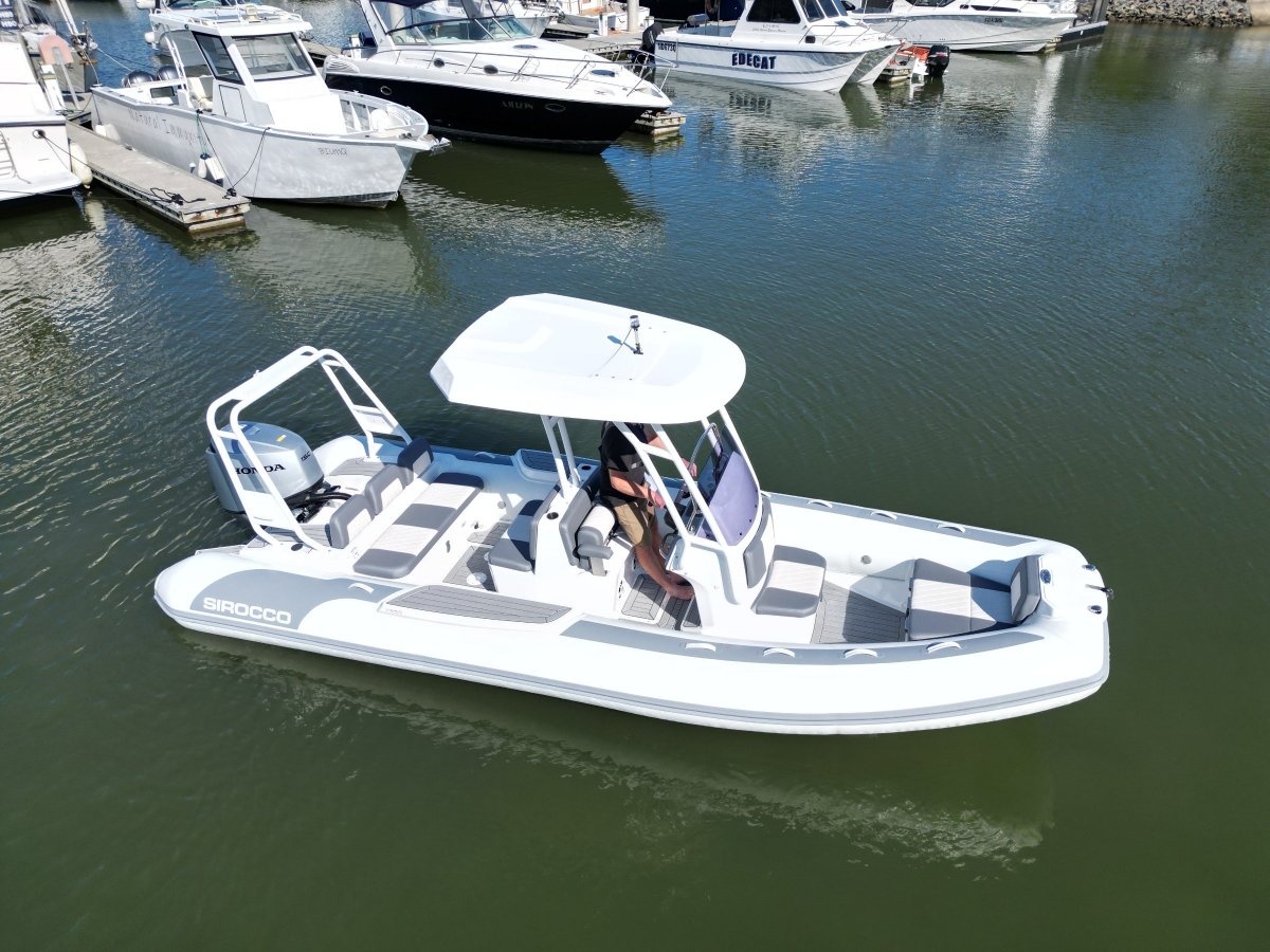 Sirocco A650V RIB-Alloy centre console RIB with hypalon tubes