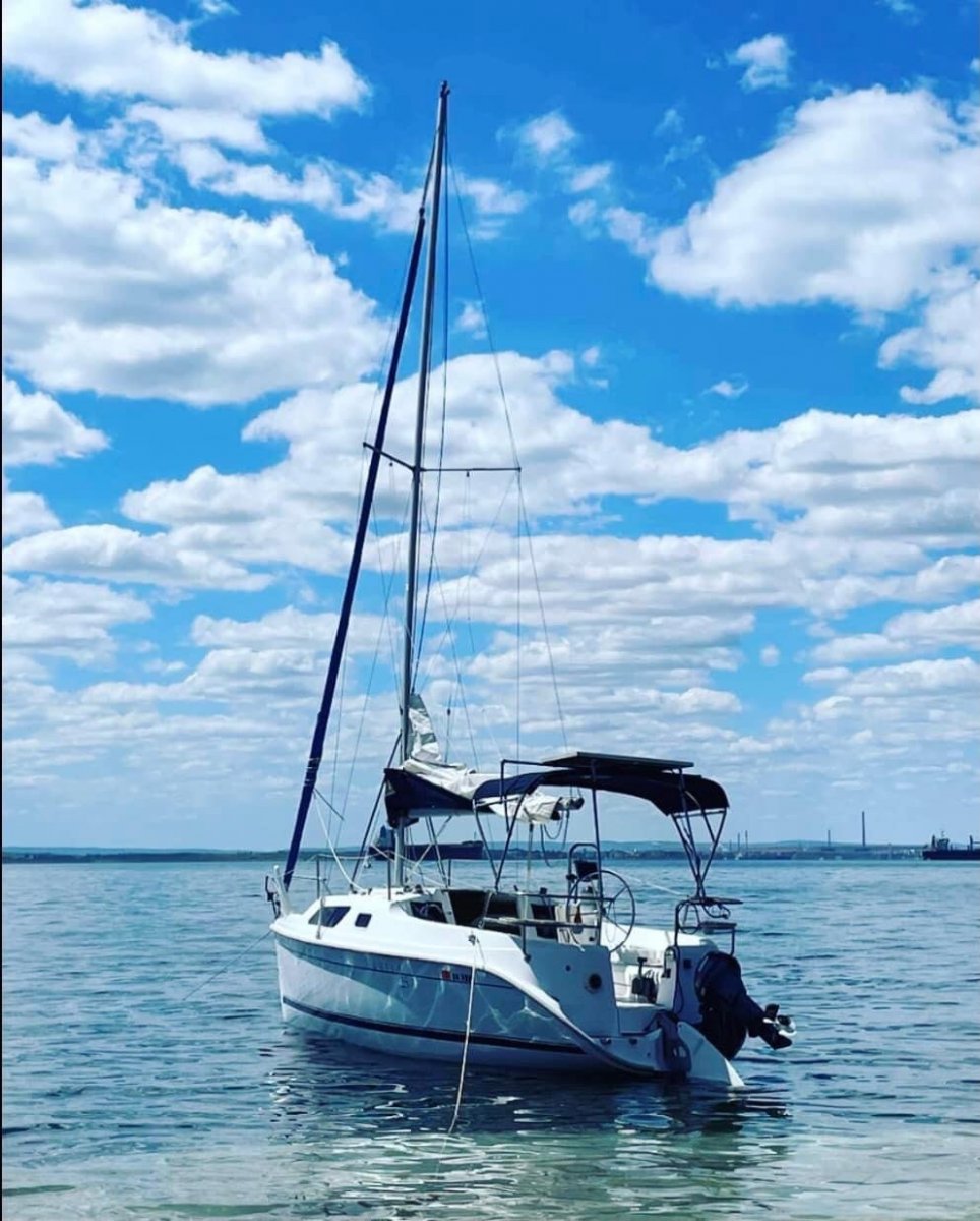 Hunter 25