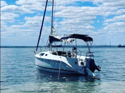 Hunter 25