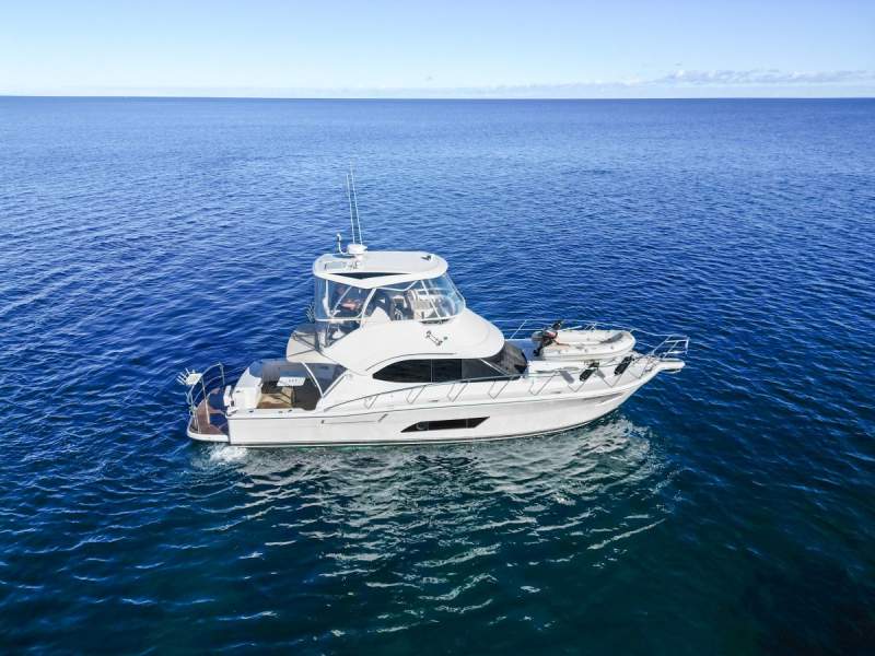 Riviera 43 Flybridge
